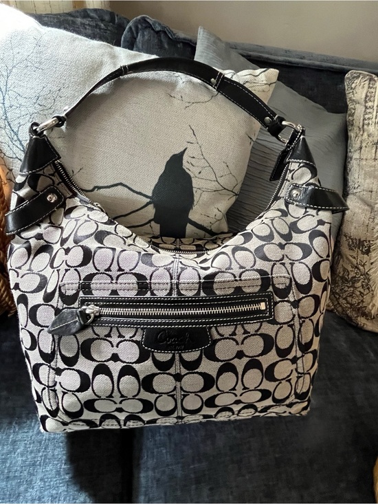 Coach Handbags - Coach Vintage Y2K Signature Hobo Shoulder Bag, EUC like New 🩶🖤